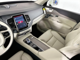 2025 Volvo XC90 T8 Ultra Bright Theme 6P