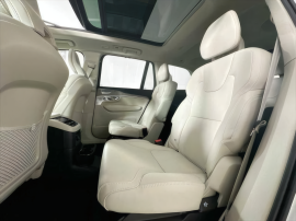 2025 Volvo XC90 T8 Ultra Bright Theme 6P